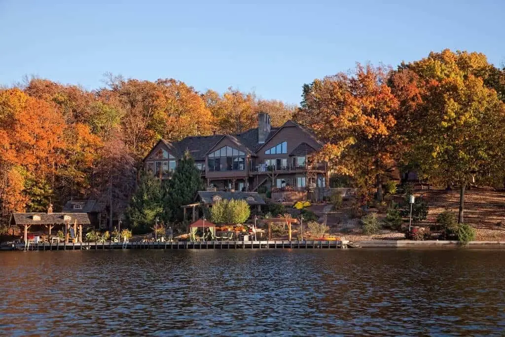 Airbnb and trip planning for visiting Northwest Arkansas