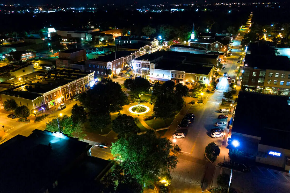 Outdoor trails and restaurant scene in Northwest Arkansas