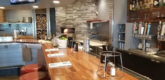 MJ Pizzeria wood-fired pizza in Springdale Arkansas