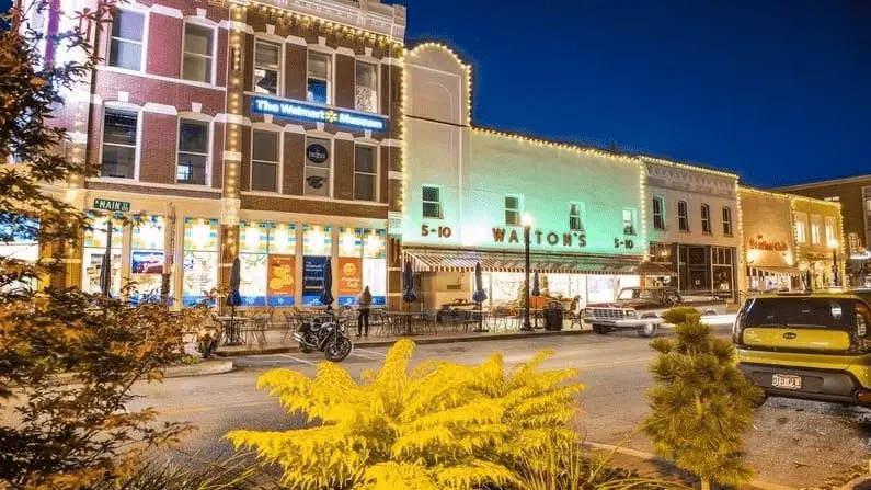 Adjusting to small town life in Northwest Arkansas from big city