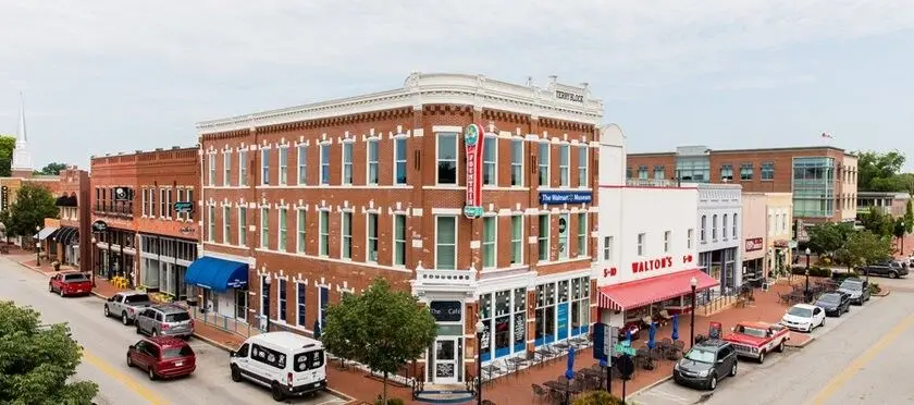 Official tour of downtown Bentonville Arkansas square